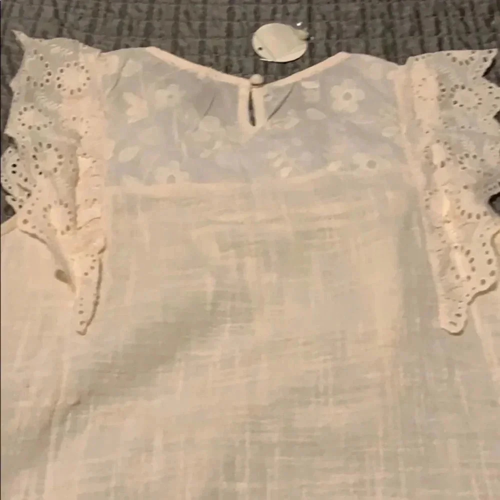Ivory Woven Sleeveless Top - Picture 5 of 7